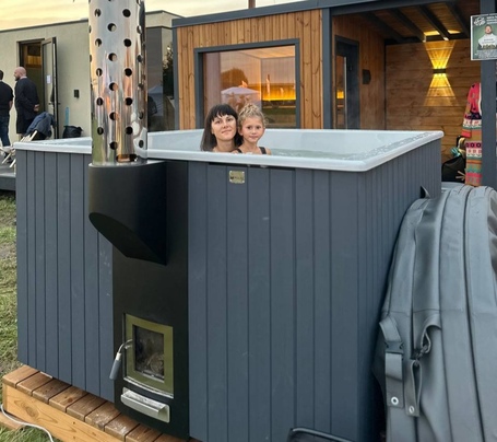Купель Фурако Polar Spa ELITE QUATTRO 180 квадратная с интегрированной печью для 4 человек (термососна темная) фото  фото - 13